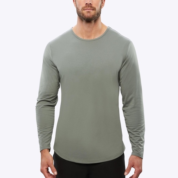 Cuts AO Curve Hem Long Sleeve Gym Athletic Shirt - Picture 2 of 10